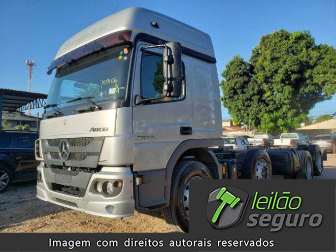 LOTE 011 MERCEDES BENZ ATEGO 3030 8X2